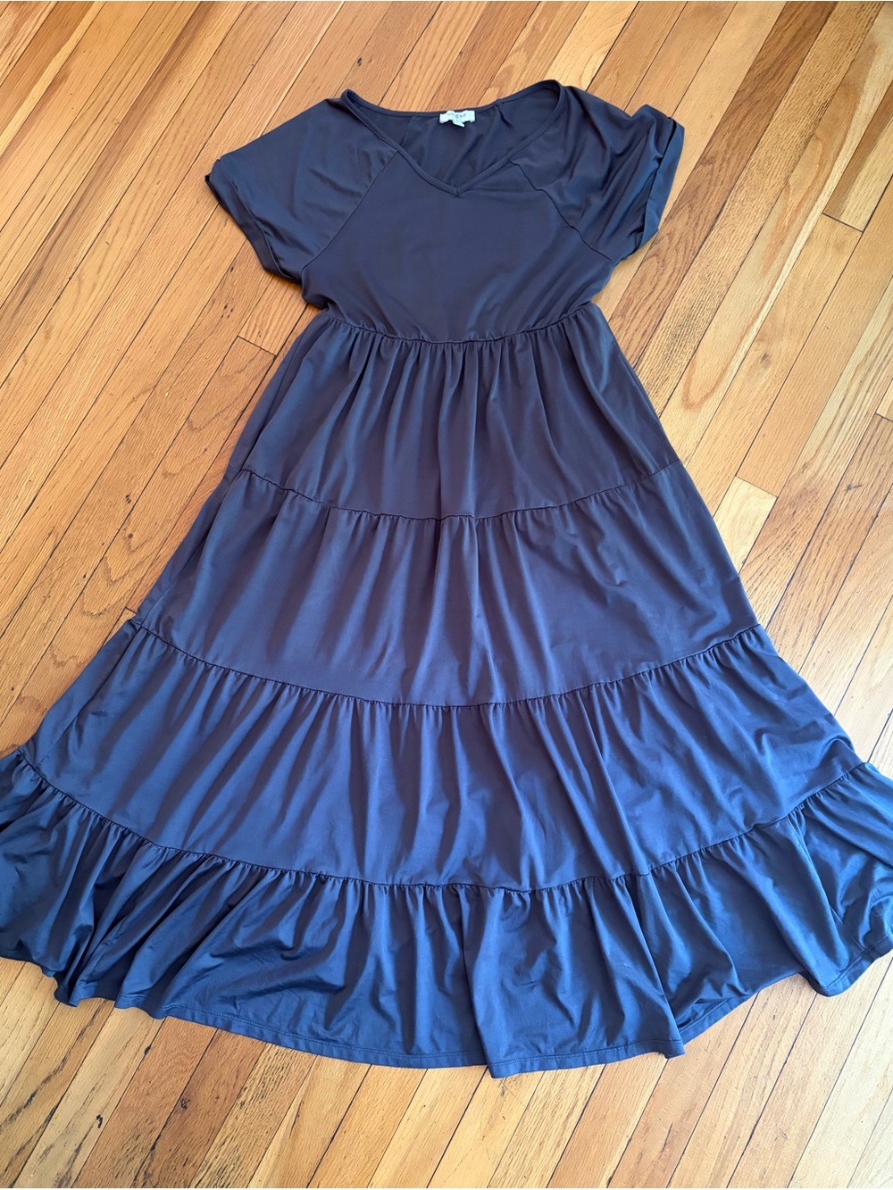 Umgee Charcoal Gray V-Neck Tiered Maxi Dress Sz Small. Boho! Feminine Fun!